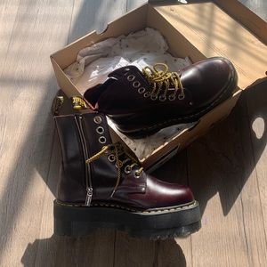 dr. Martens Jadon Max